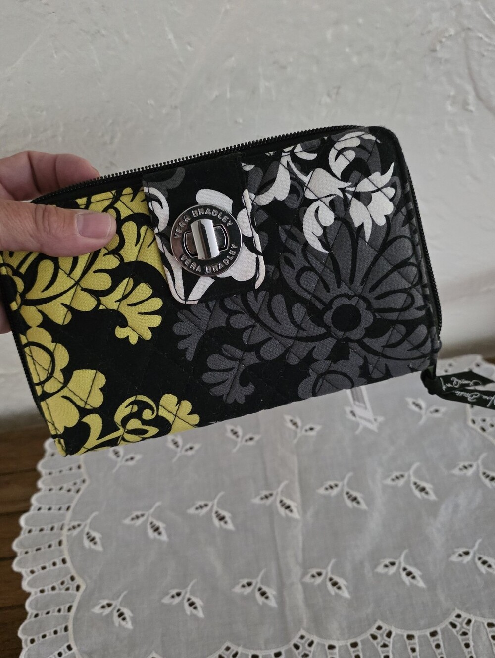 NWT Vera Bradley Baroque Pattern Turnlock Quilted Wallet - Picture 3 of 11